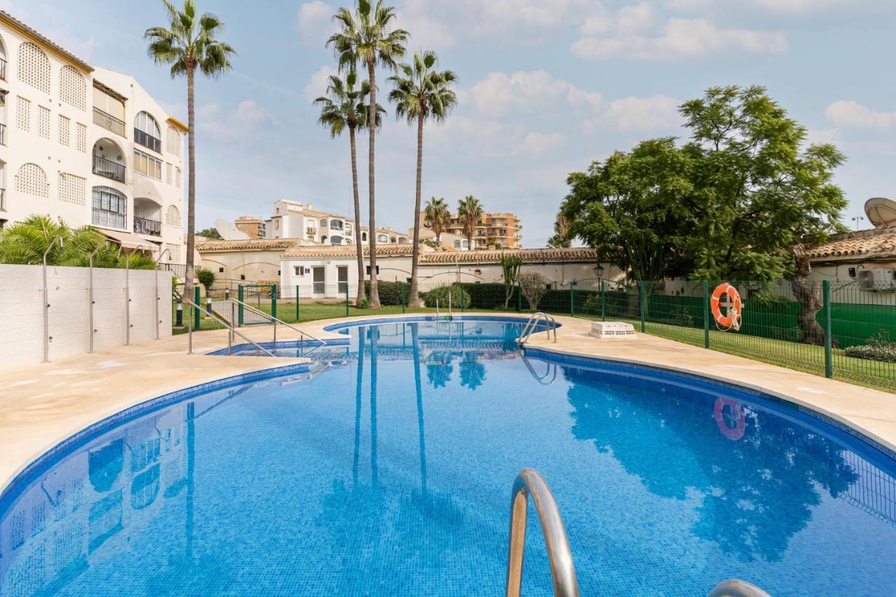 Lovely Apartment Next To The Beach Торремолинос Экстерьер фото
