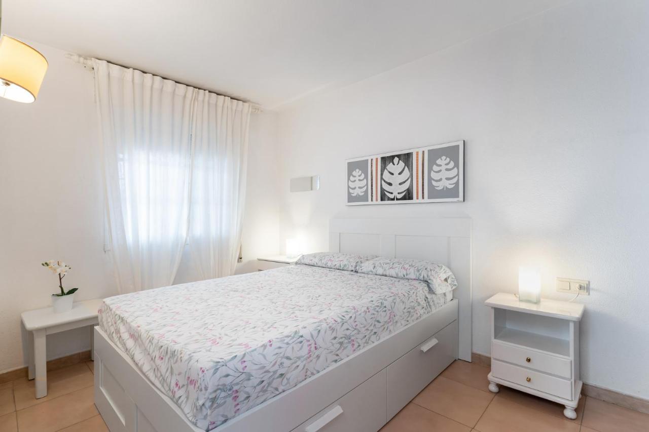 Lovely Apartment Next To The Beach Торремолинос Экстерьер фото